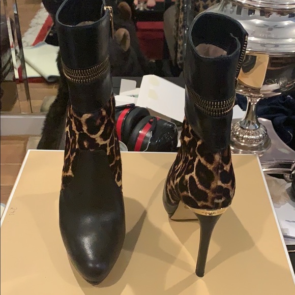 Michael Kors heels - Picture 2 of 4